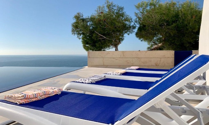 Cap de la Nau Villa | La Vie est Belle