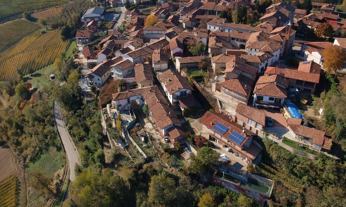 Verduno Apartamento | La Vigna del Parroco 'Marrone' Casa de campo con piscina y wifi gratis