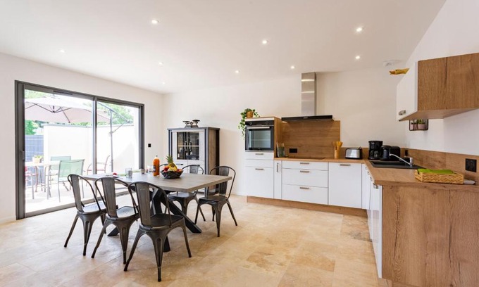 Saint-Victor-la-Coste Casa | La Villa de l'Olivier - Maison climatisée pour 6