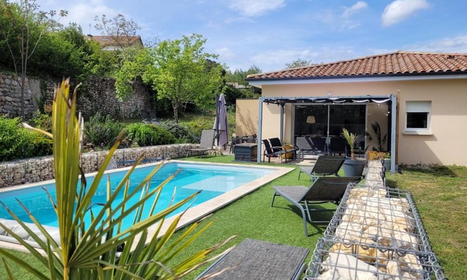 Ucel Villa | La villa des papillons de dugradus