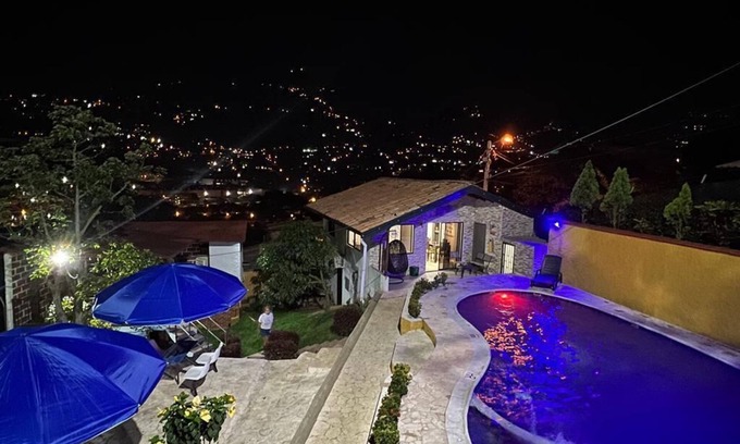 Copacabana Casa | LA VILLA HR Tú espacio de descanso y diversión.👙🐩😎 Medellín- Copacabana.