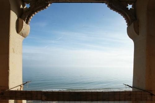Lion-sur-Mer Cama Y Desayuno | La Villa Louis, maison d'hôtes, vue mer