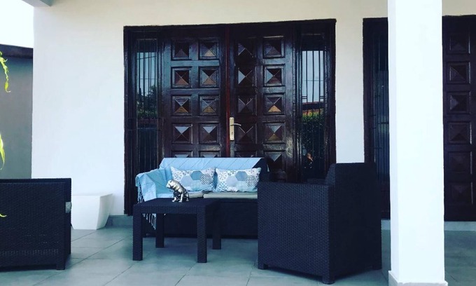 Conakry Cama Y Desayuno | La Villa M