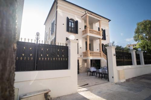 Juan-les-Pins Hotel | La Villa Ora