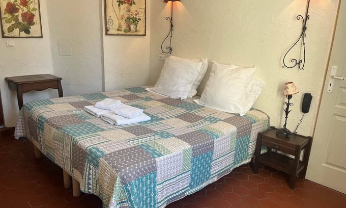 Vence Casa | LA Villa Roseraie , Hotel Familial Ouvert Toute L Annee. Animaux Acceptes
