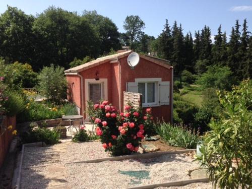 Ucel Casa | la Villa rouge Ardèche "le lavandin"
