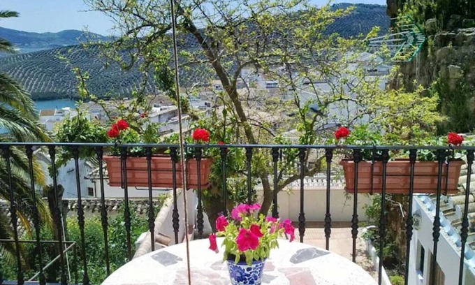 Iznajar Casa | La Villa, Alojamiento Rural ❤️