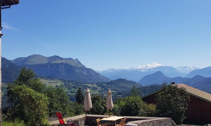 Onnion Otro | La Villiaz" farm! Exceptional view of Mont Blanc.