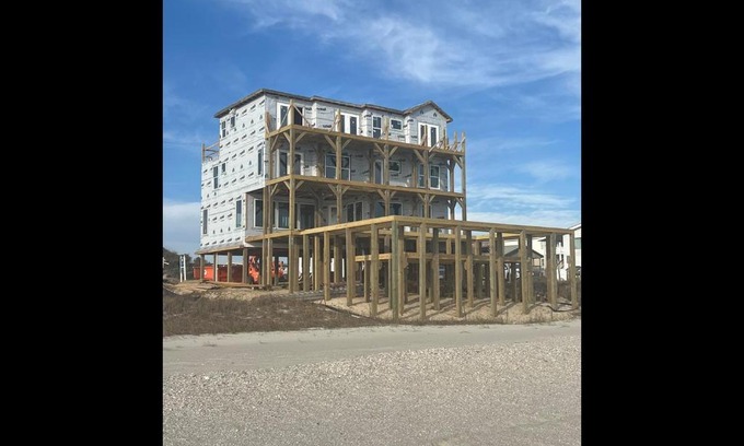 Oak Island Casa | La Vita Bella