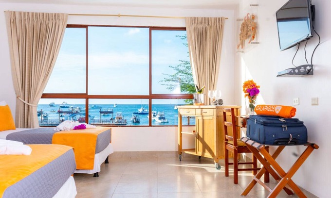 Puerto Baquerizo Moreno Hotel | La Zayapa Hotel