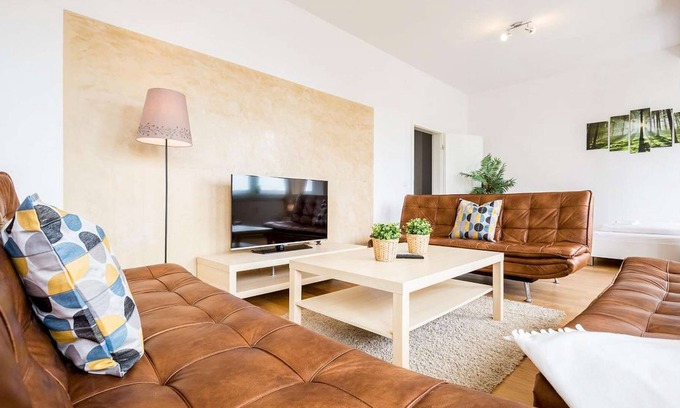 Langenfeld Apartamento | LA02 4 room apartment in a quiet location with free W-LAN in Langenfeld