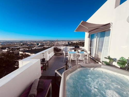 San Gwann Apartamento | LA88 SweetHome Penthouse with Jacuzzi