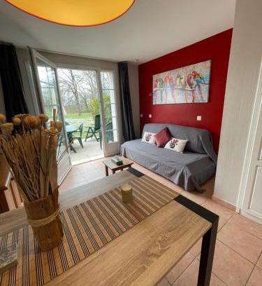 Monflanquin Casa | Lac Mondésir the little house and its Bastide