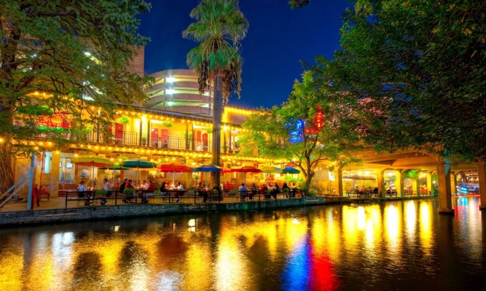 Southside Casa | Lackland / BMT / PISCINA CLIMATIZADA / SEAWORLD / RIVERWALK / Six flags /