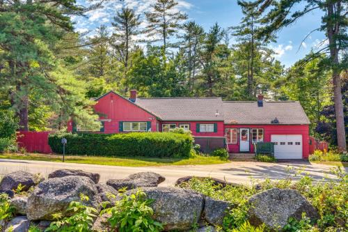 Weirs Beach Casa | Laconia Resort Home Less Than 2 Mi to Lake Winnipesaukee