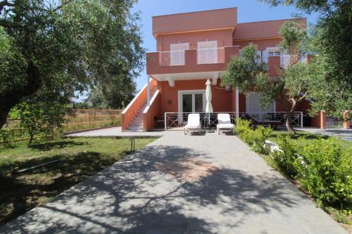 Mavrovouni Apartamento | Laconian Collection Mavrovouni Beach House (Left)