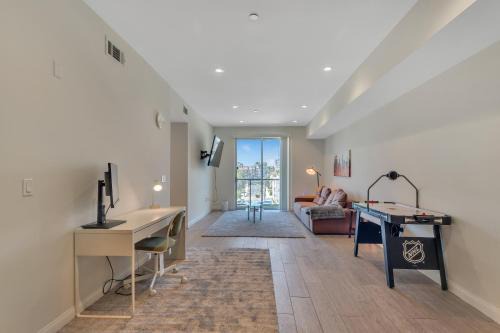 Los Angeles Apartamento | Ladera Condos - 3 Bed Condo With Rooftop Grill & Air Hockey!