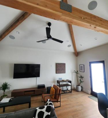 Ladera Heights Apartamento | Ladera Retreat near Sofi Stadium, LAX, Beach