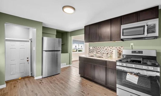 Gary Casa | Ladies Lap of Luxory