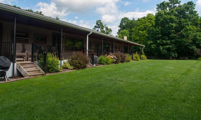 Town of Jerusalem Casa | Lady of the Lakes Suites: Great for Groups