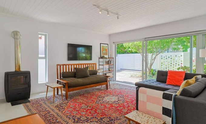 Voelklip Cabaña | Ladybird Designer Cottage near Grotto Beach