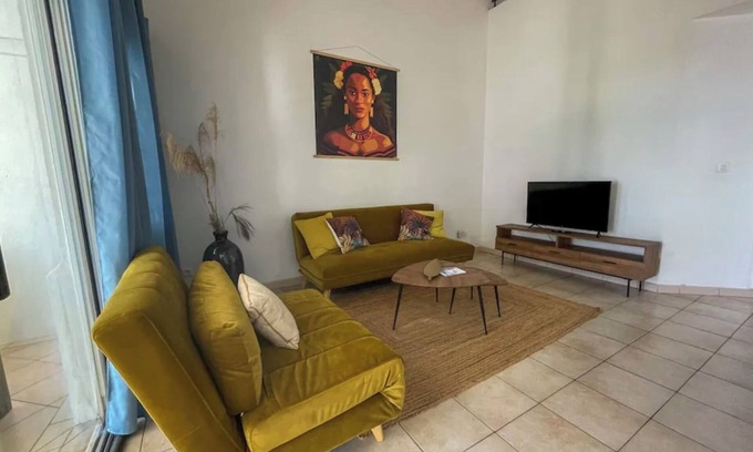 Arue Casa | Lafayette 2 - Cozy Beachside House in Arue