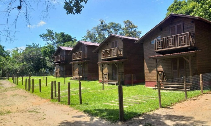 Praia do Rosa Cabina | mid lake huts
