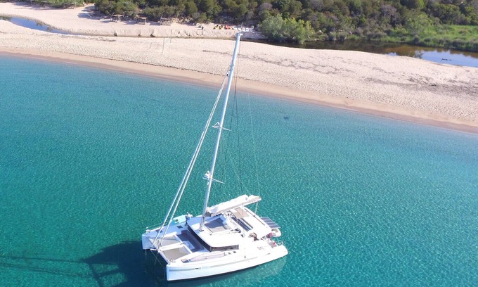 Porto-Vecchio Alquiler De Eote | LAGOON 450F catamarán 4 cabinas dobles 4 baños privados