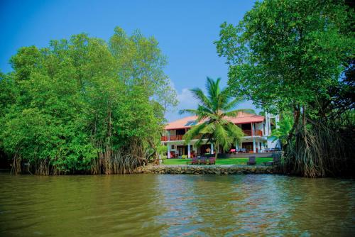 Hettimulla Hotel | Lagoon Bentota Resort