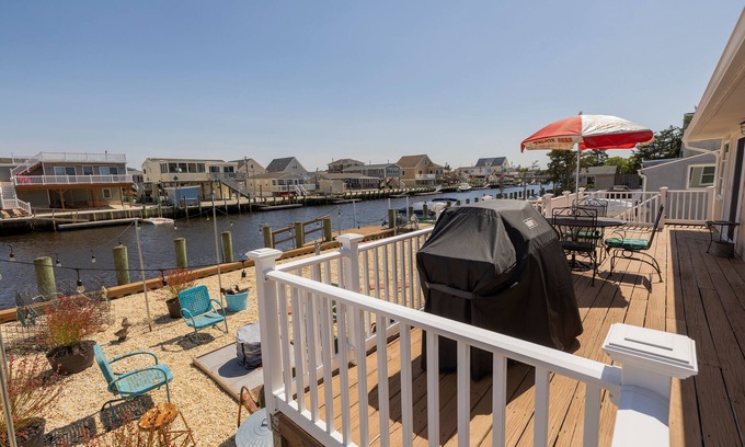 Tuckerton Beach Casa | Lagoon Life Hideaway – Waterfront 3 BDR, Pet Friendly w/ Game Room!