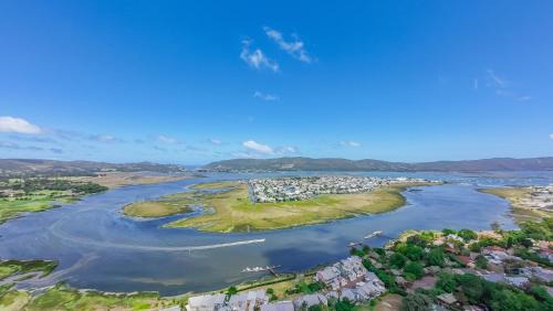 Old Place Casa | Lagoon View Accommodation