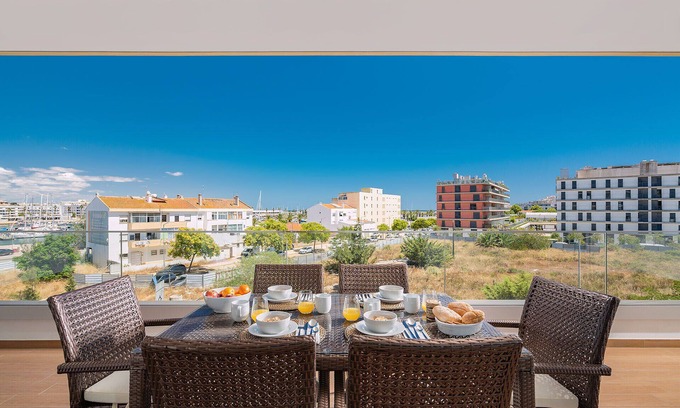 Lagos Apartamento | Lagos Marina View 2 With Pool by Homing
