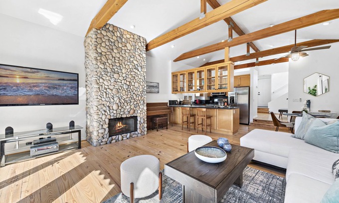 Laguna Beach Casa | Laguna Beach Coastal Cottage - Steps to the Beach!