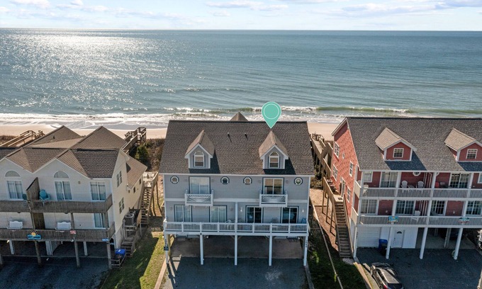 McCutcheon Field Casa | Laguna East #158 - 4 BD Oceanfront Home w/ Direct Beach Access!
