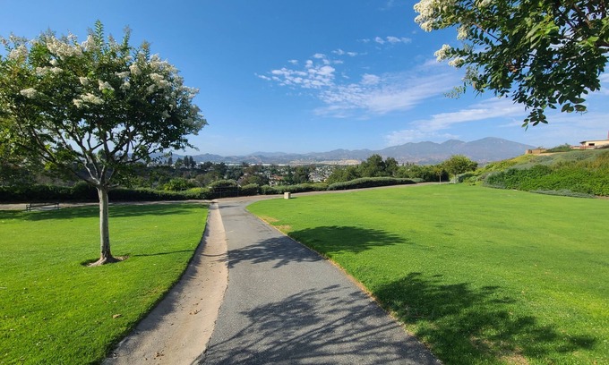 Aliso Viejo Casa | Laguna Paradise 3-bedroom in Aliso Viejo w AC, fitness room, pool, jacuzzi, park