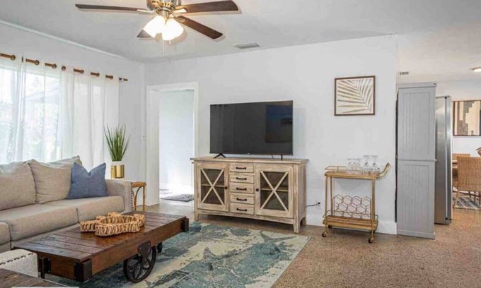 Stuart Casa | Laguna Retreat – Hot Tub, Fire Pit, & Game Room Fun!