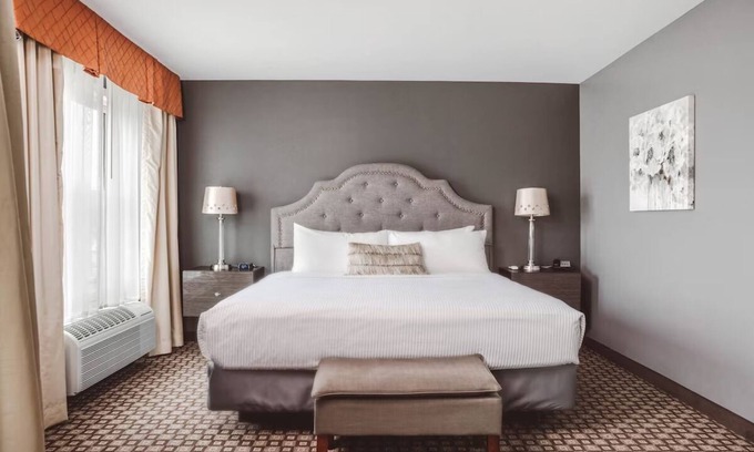 Zion Hotel | Laid-Back Comfort w/ Firepits, Books, Gym & Morning Breakfast Buffet