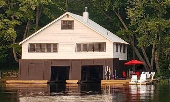 Windermere Cabaña | Lake Rosseau Muskoka Cottage Rental 5 min from Windermere w boat/trailer parking