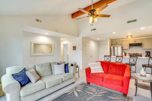 Osage Beach Apartamento | Lake Access and Views Condo with Pools in Osage Beach