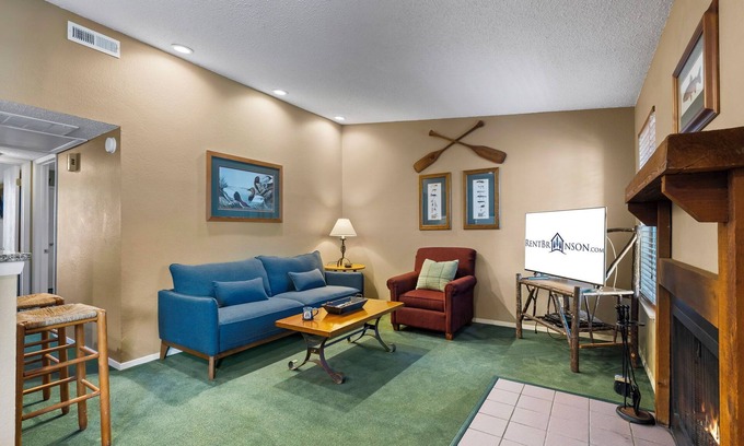 Ponce De Leon Condominio | Lake Access-Boat Slip-Cozy 2 Bedroom Bungalow w Free Daily Attraction Tickets