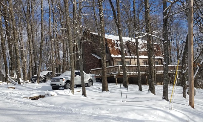 Sky Valley Cabina | Lake Access Log Cabin perfecto para reuniones. Playa de la comunidad. Tot Lot.