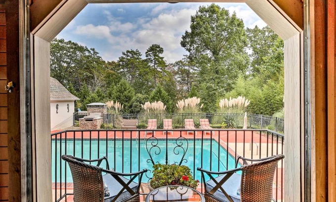 Cartersville Apartamento | Lake Allatoona Area Studio with Pool and Views!