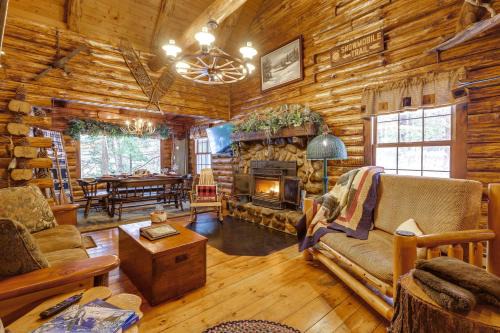 Lake Luzerne Casa | Lake and Beach Access at Lake Luzerne Cabin!