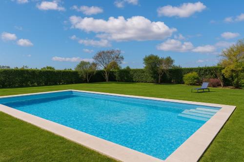 Crociale Apartamento | Lake and Sun, Garda Bliss with Pool