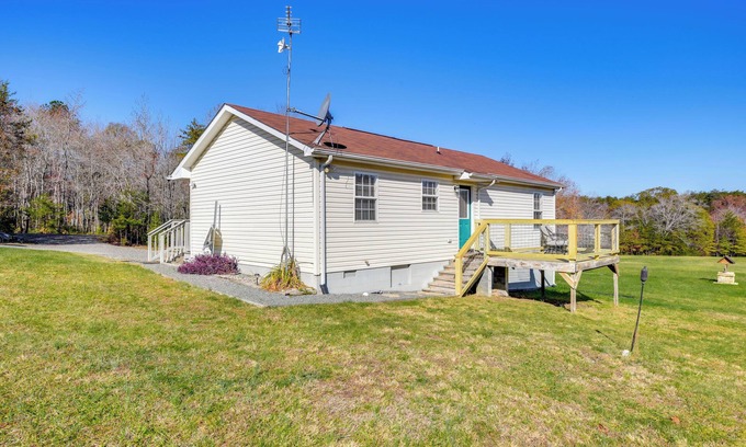 Mineral Casa | Lake Anna Getaway w/ Fire Pit + Dock Access!