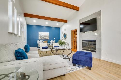 Arrowhead Villas Casa | Lake Arrowhead Hideaway with Deck and Hot Tub