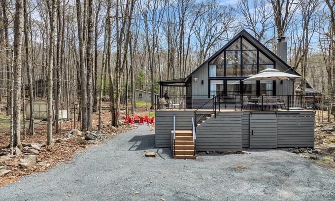 Locust Lake Village Chalet De Esquí | Lake Beach, Sauna, Hot Tub, Firepit, Game Room, EV Charger