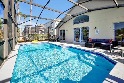 Lake Berkley Casa | Lake Berkley Home: Pool, Lakefront & near Disney