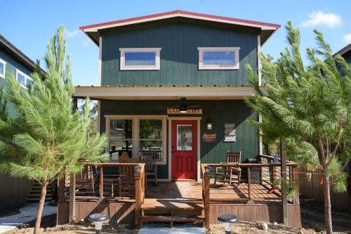 Bridgeport Casa | Lake Bridgeport - Spacious Cabin Hot Tub FirePit