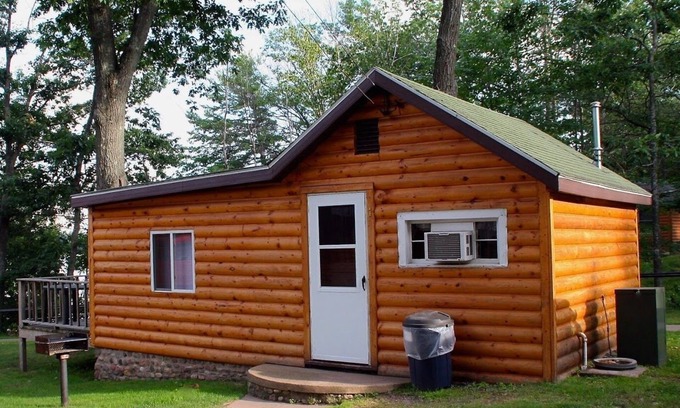 Chief Lake Cabina | Lake Cabin #1- Hayward, Wisconsin